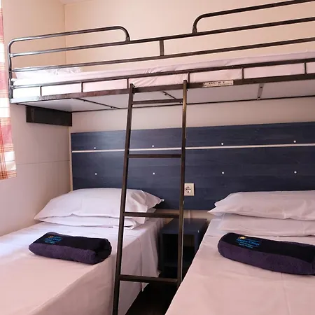 Happy Camp Mobile Homes In Lido Di Sesto Camping Boats&Restaurant Sesto Calende Exterior photo