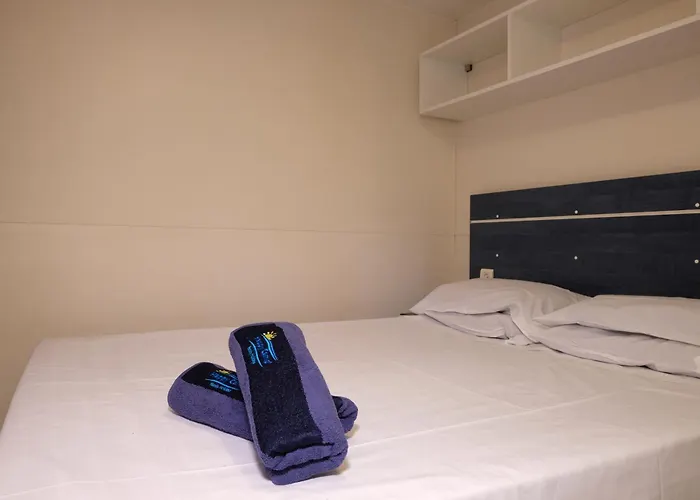 Happy Camp Mobile Homes In Lido Di Sesto Camping Boats&Restaurant