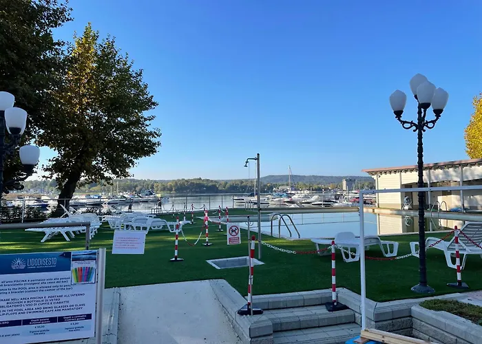 Happy Camp Mobile Homes In Lido Di Sesto Camping Boats&Restaurant