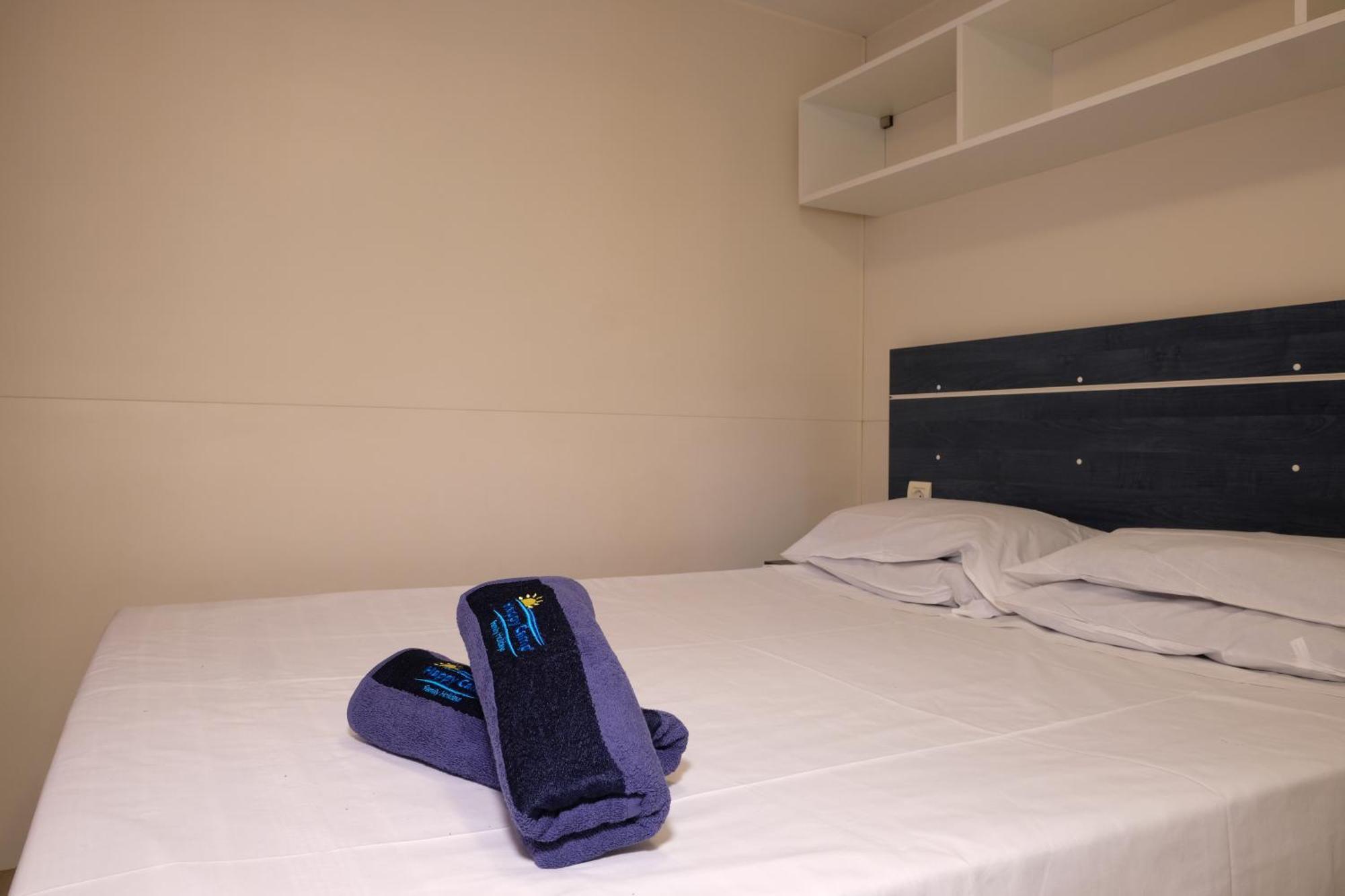 Happy Camp Mobile Homes In Lido Di Sesto Boats&restaurant Camping Sesto Calende