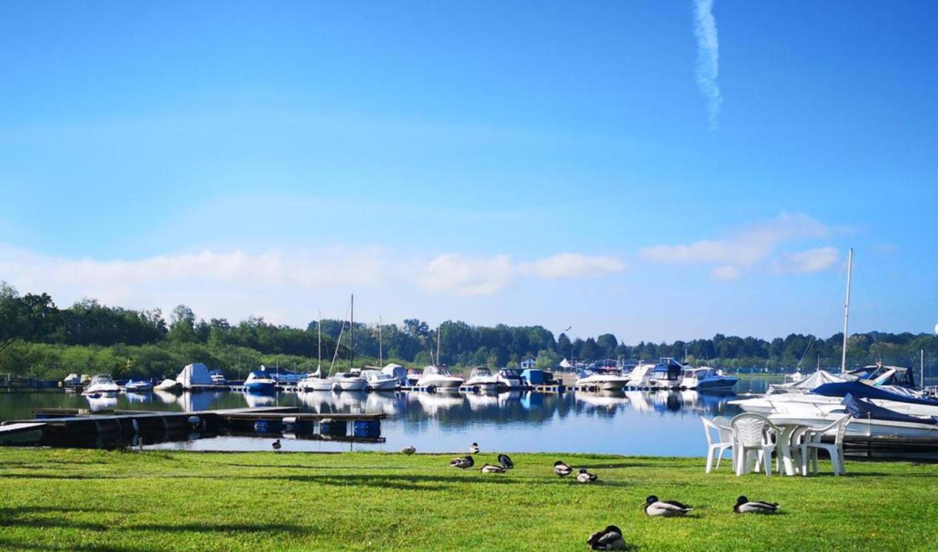 Happy Camp Mobile Homes In Lido Di Sesto Boats&restaurant *